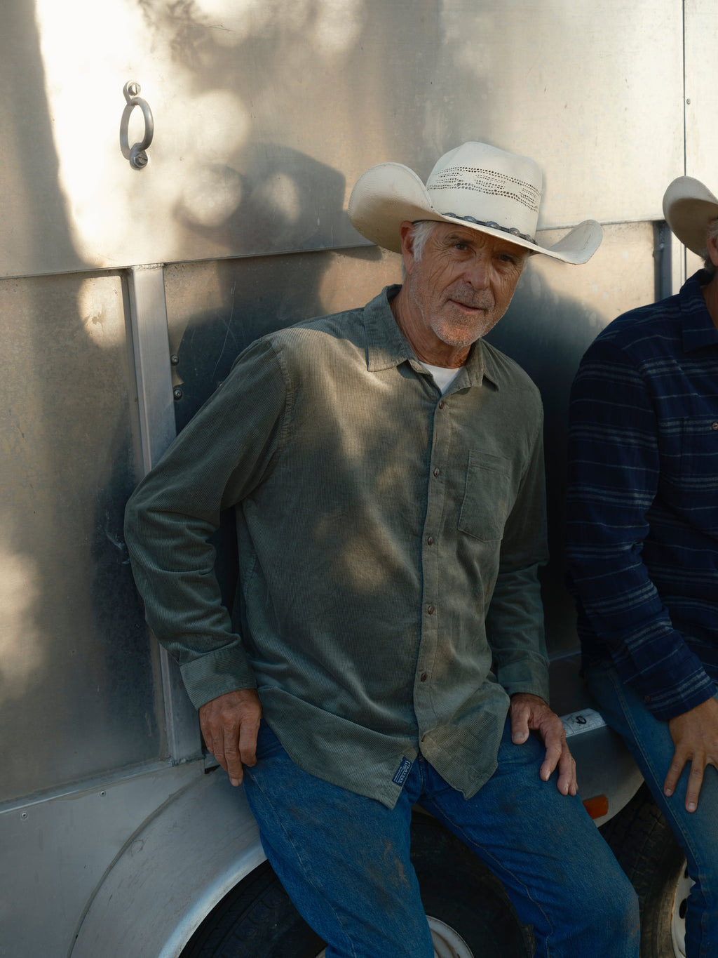 Saratoga Featherweight Corduroy Shirt - Agave